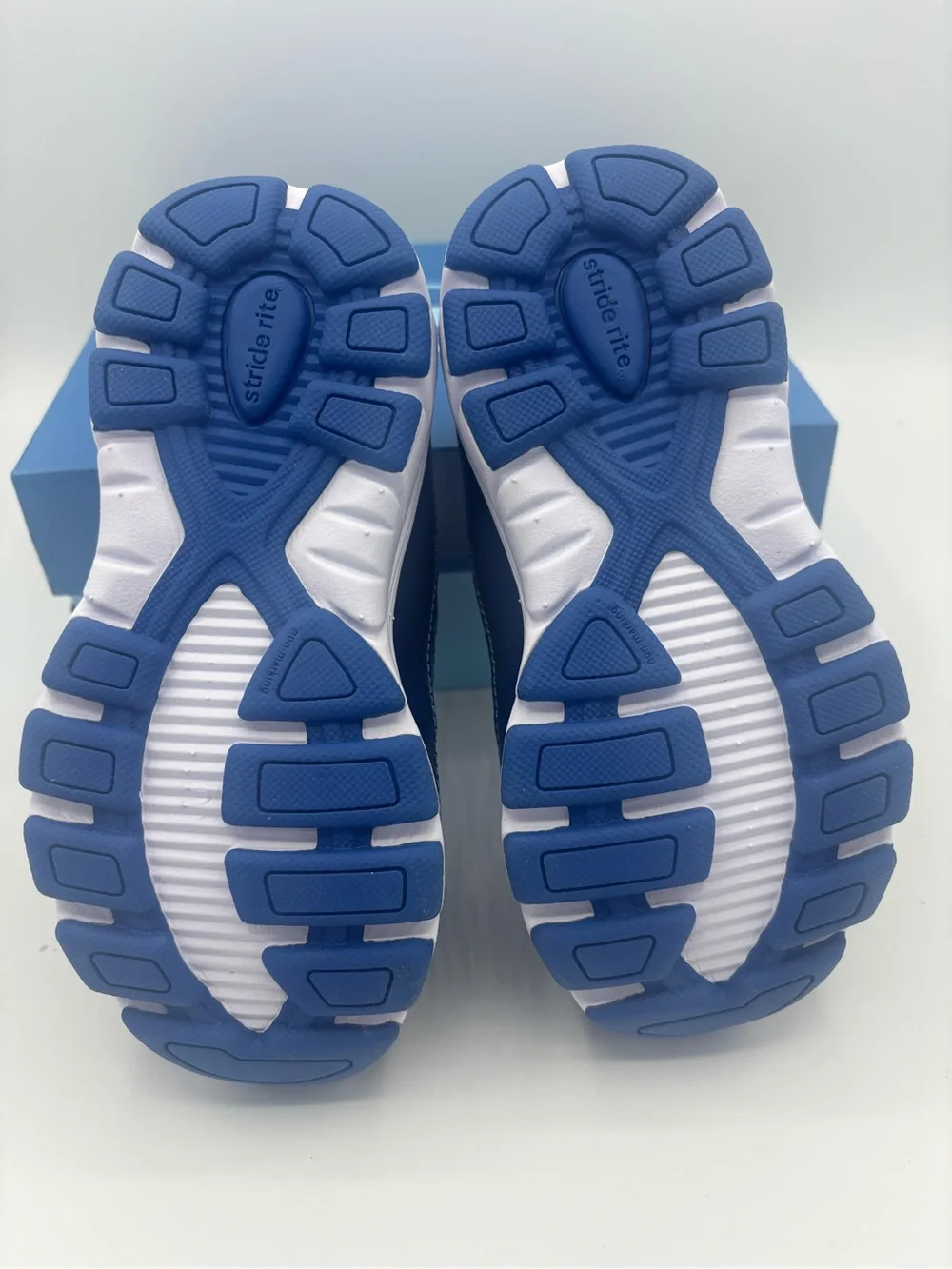 Stride Rite Boys Athletic Journey sneaker 10.5 Extra Wide width